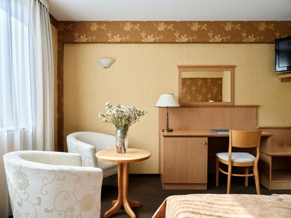 Hotel Great Polonia Krakow Airport - Ex Hotel Witek Modlniczka Bagian luar foto